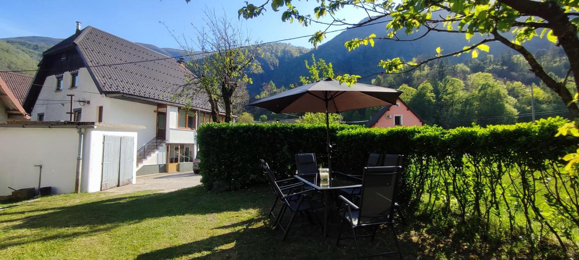 Apartma Soca Oasis Srpenica Luaran gambar